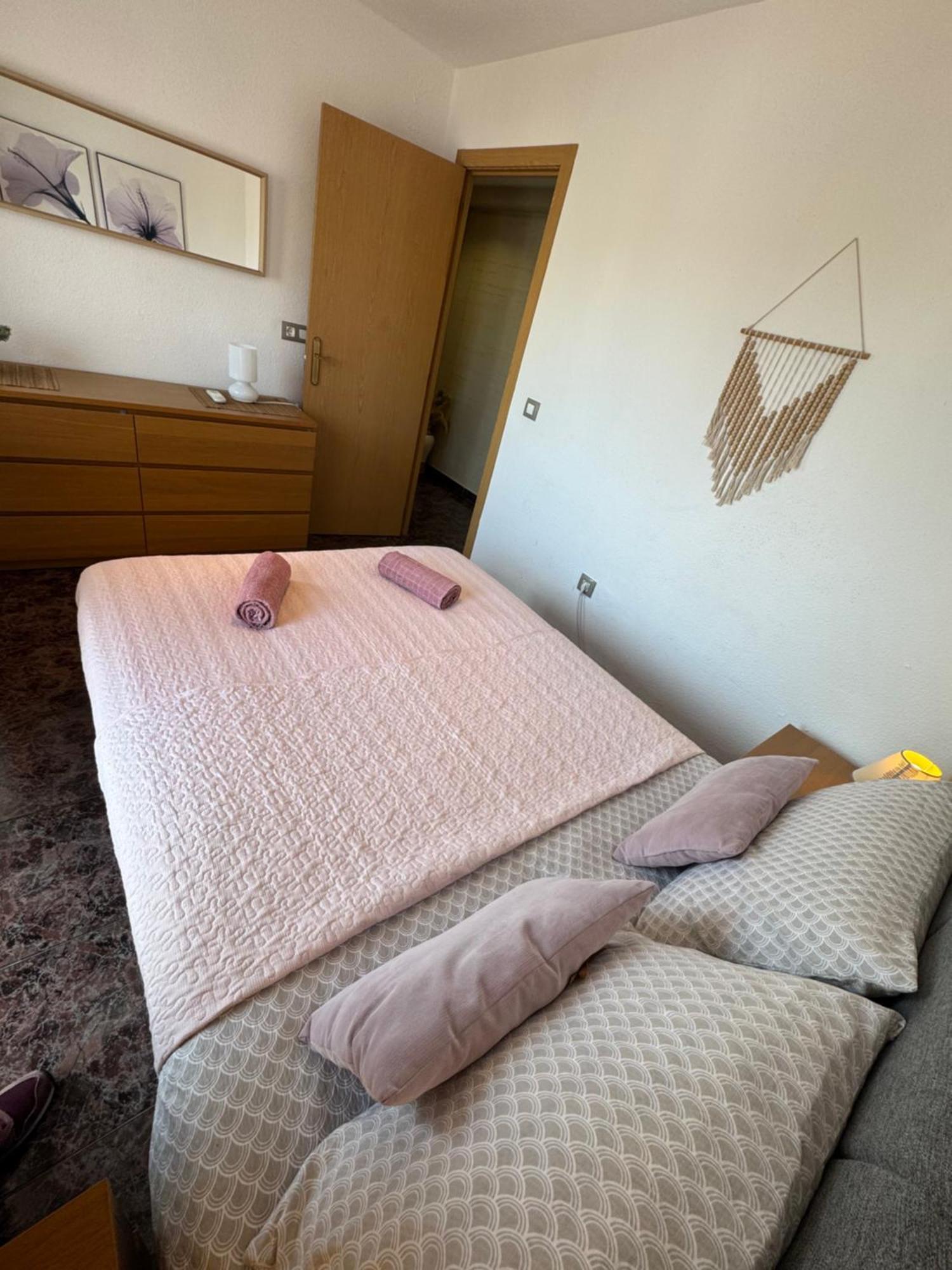 Great Holiday Apartment Close To The Beach 간디아 외부 사진